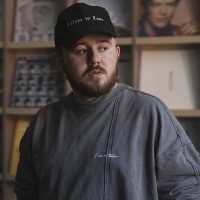 KEN TEE - Без повода